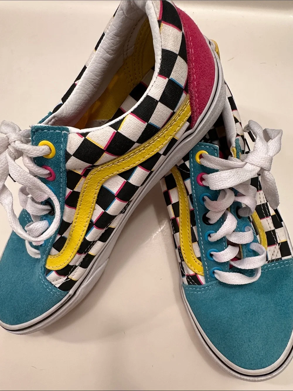 Vans Unisex US Mens 7 Women’s 8.5 Checkerboard Sneakers w/Teal, Yellow,Pink Blac
